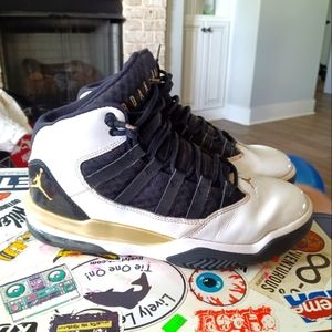 Jordan Max Aura Size 7Y